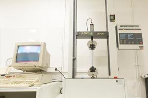 Tensile testing machine
