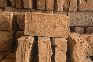 des briques de terre