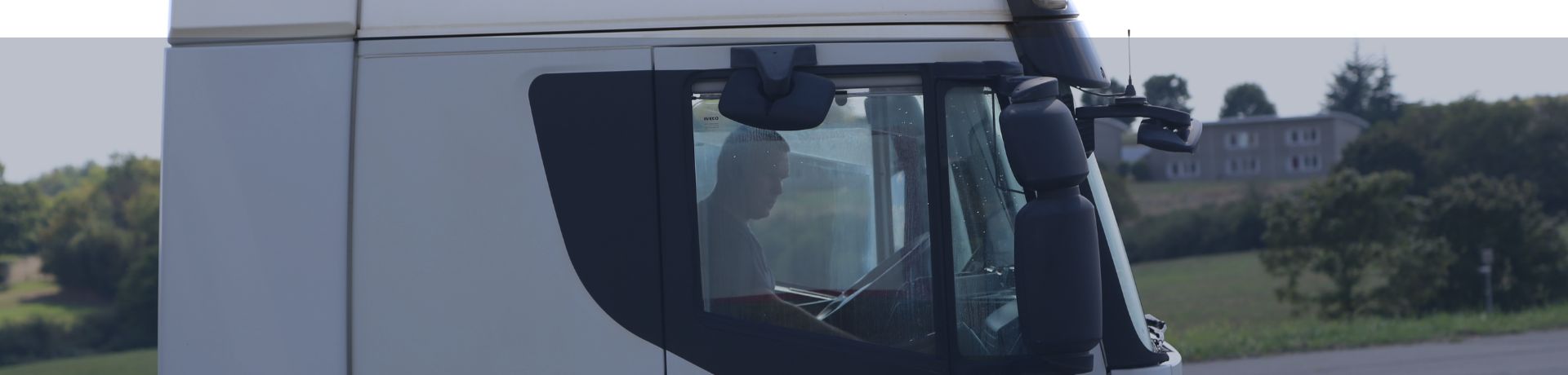 Personne dans un camion