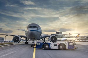 Assistance en piste pour le déchargement d'un avion
