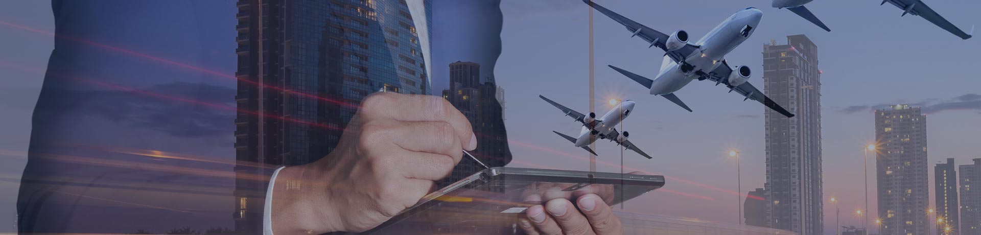 homme en train de planifier ses tâches avec des avions dans le fond