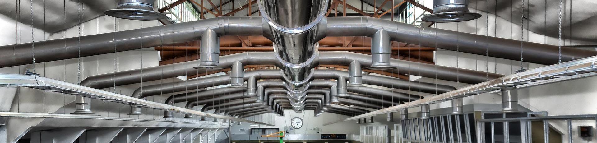 conductos de ventilación en una fábrica