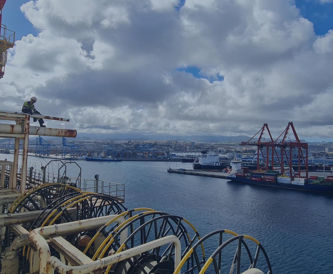 Thickness measurement on ships and platforms