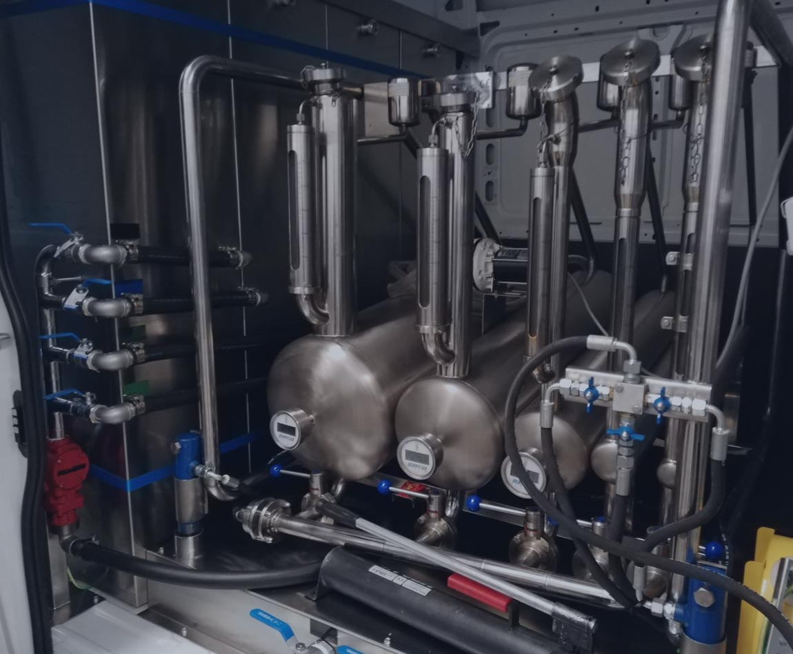 Mobile pressure equipment testing laboratory