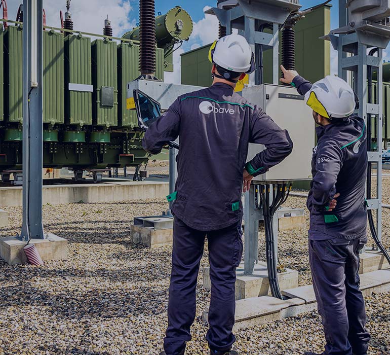 Deux collaborateurs Apave en mission Industrie