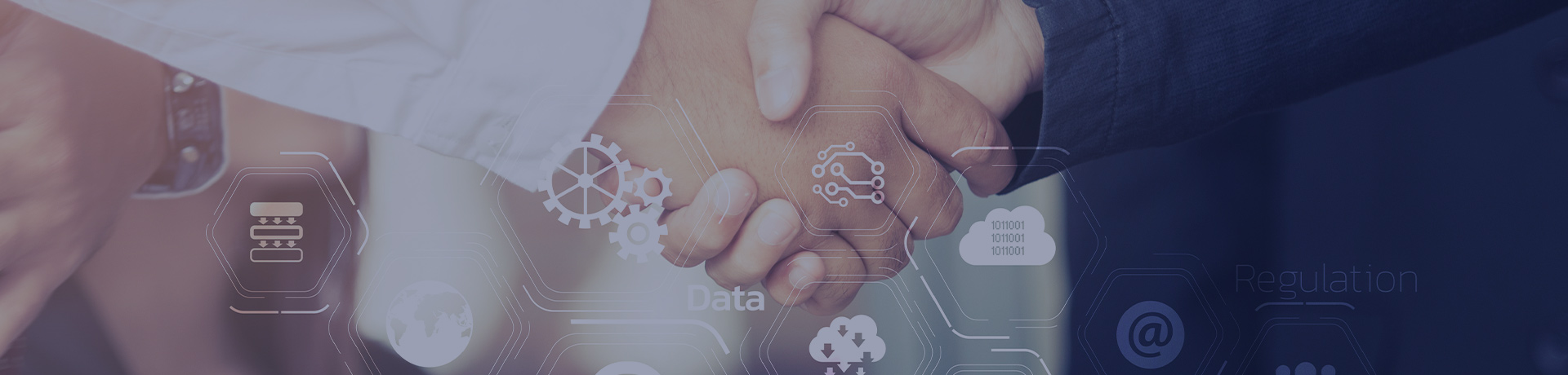 Deux personnes se serrent la main lors d'un rendez-vous d'affaires