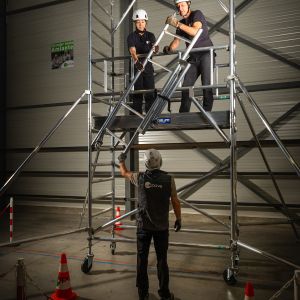 Des collaborateurs apave en train de réaliser une formation Echafaudage