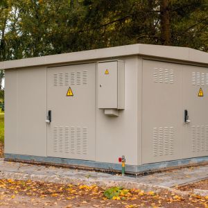 Une armoire électrique extérieure