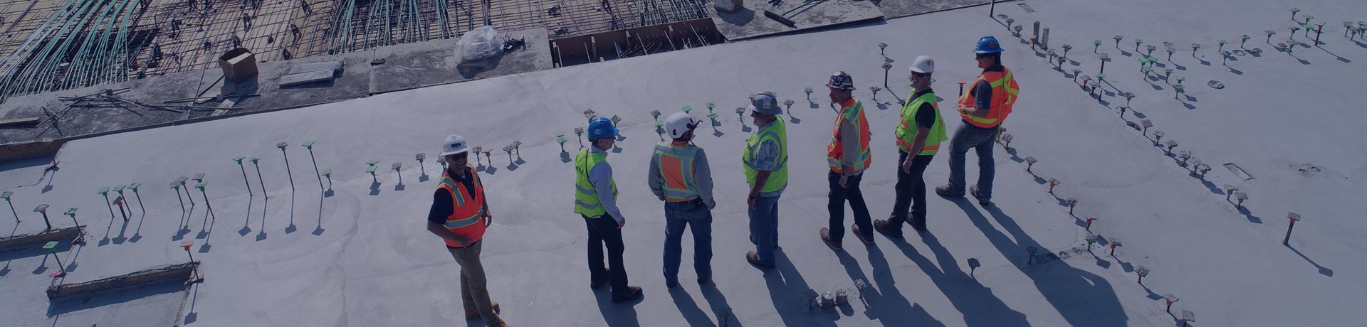 Nhân viên apave trên một công trường xây dựng